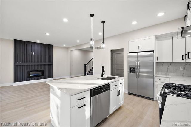 1032 E Breckenridge Street, Ferndale, MI 48220