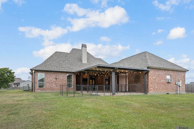 42301 Devall Rd, Prairieville, LA 70769