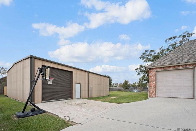 42301 Devall Rd, Prairieville, LA 70769
