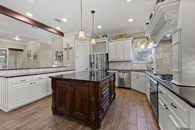 42301 Devall Rd, Prairieville, LA 70769