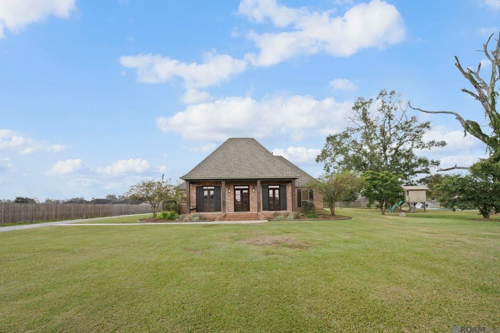 42301 Devall Rd, Prairieville, LA 70769