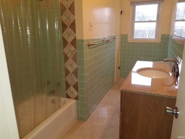 1925 E Viva Drive, Bloomington, IN 47401