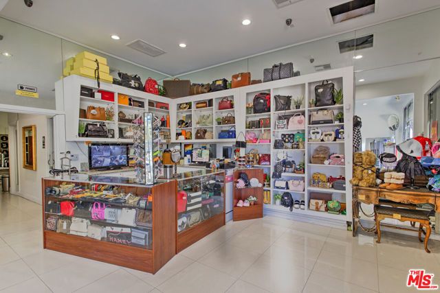 7172 Melrose Avenue, Los Angeles, CA 90046