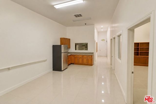 7172 Melrose Avenue, Los Angeles, CA 90046