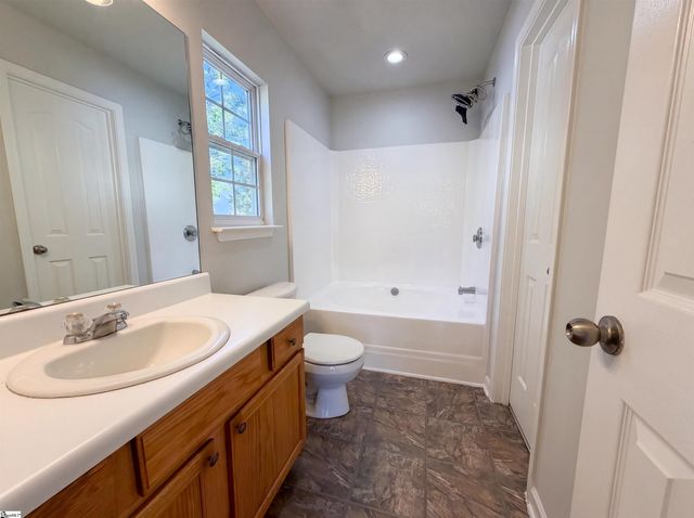 3 Hollow Tree Way, Greenville, SC 29605
