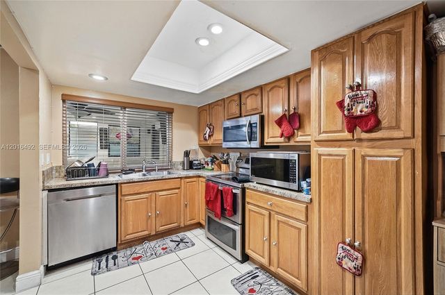 8271 NW 68th Ter, Tamarac, FL 33321