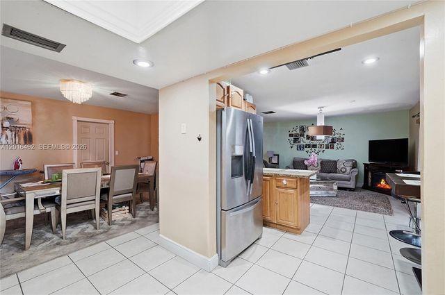 8271 NW 68th Ter, Tamarac, FL 33321
