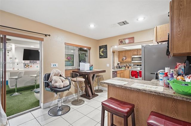 8271 NW 68th Ter, Tamarac, FL 33321