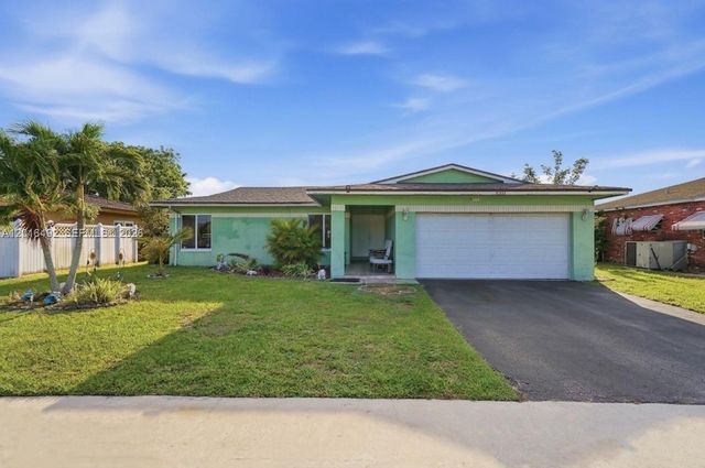 8271 NW 68th Ter, Tamarac, FL 33321