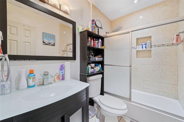 8271 NW 68th Ter, Tamarac, FL 33321