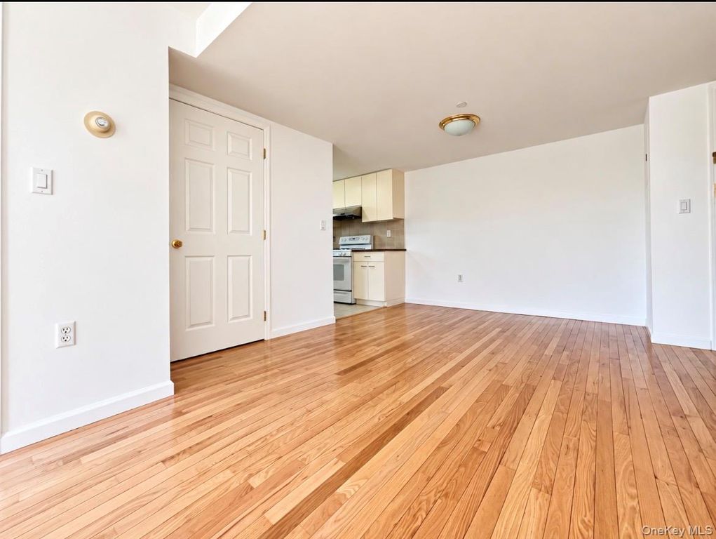 63-47 Booth Street 6B, Rego Park, NY 11374 — exterior