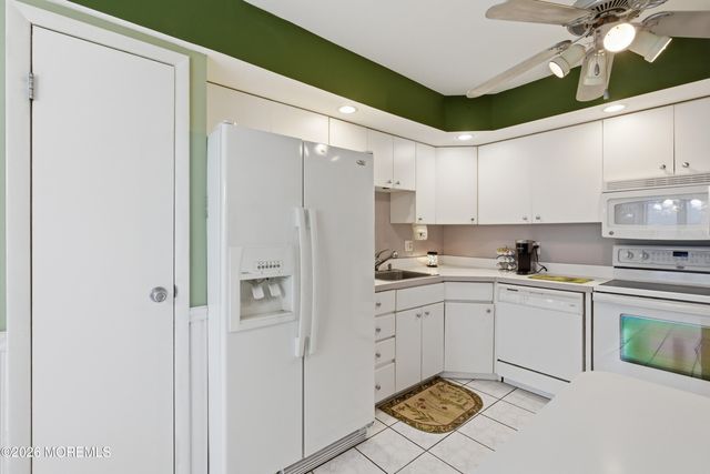 608 Huckleberry Lane, Toms River, NJ 08753