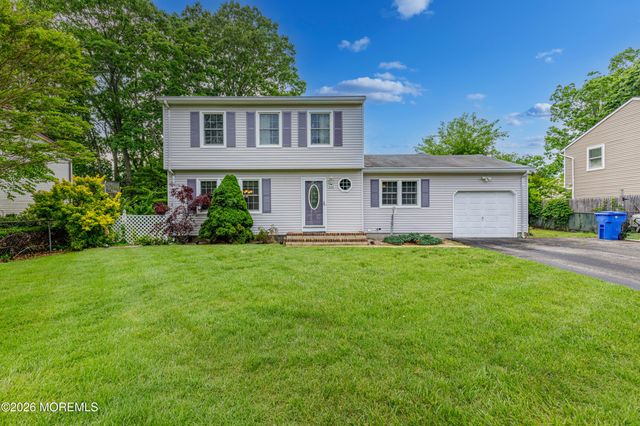 608 Huckleberry Lane, Toms River, NJ 08753