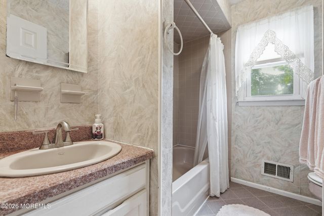 608 Huckleberry Lane, Toms River, NJ 08753