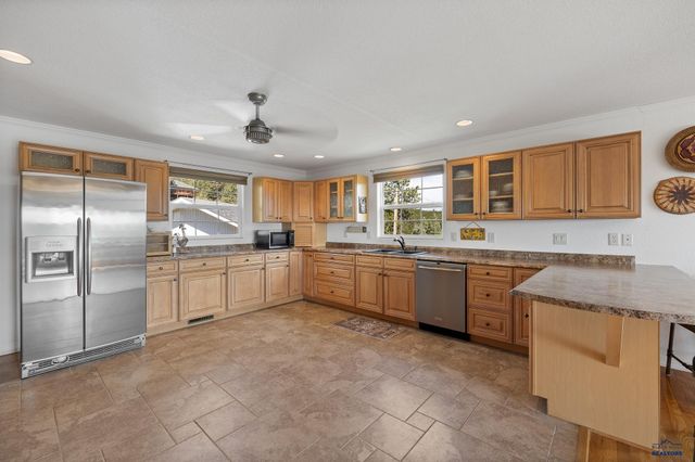 5109 PINEDALE HEIGHTS DR, Rapid City, SD 57702