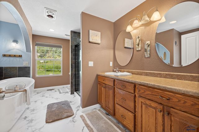 5109 PINEDALE HEIGHTS DR, Rapid City, SD 57702
