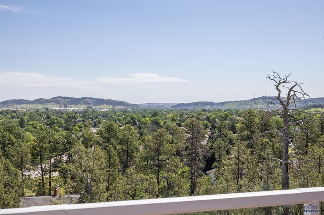 5109 PINEDALE HEIGHTS DR, Rapid City, SD 57702