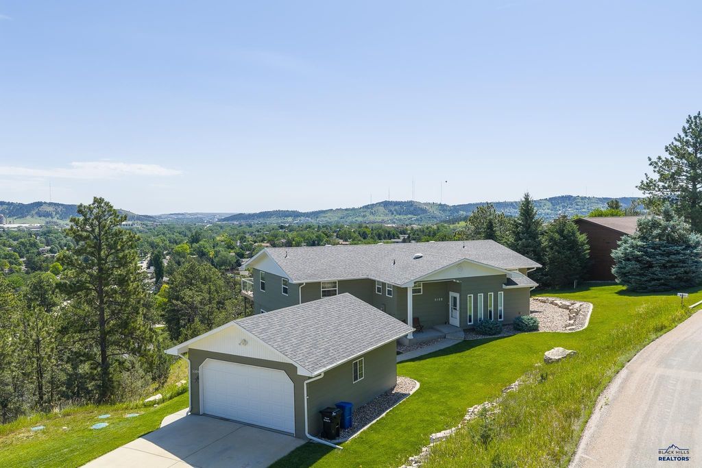 5109 PINEDALE HEIGHTS DR, Rapid City, SD 57702
