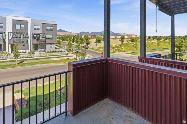 11253 S HOLLY SPRINGS DR, South Jordan, UT 84009