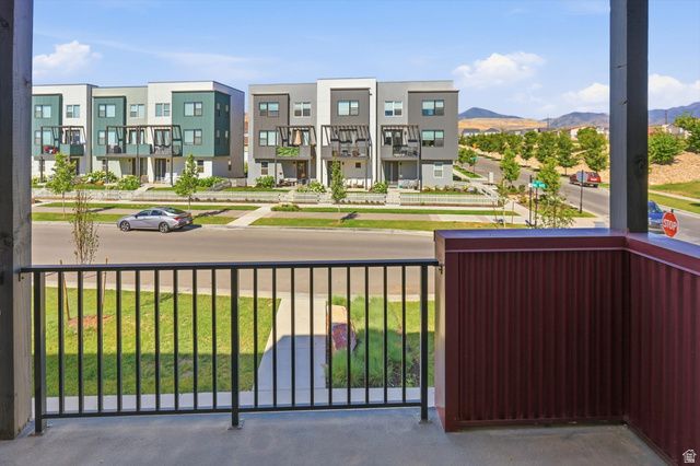 11253 S HOLLY SPRINGS DR, South Jordan, UT 84009