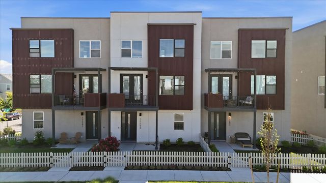 11253 S HOLLY SPRINGS DR, South Jordan, UT 84009