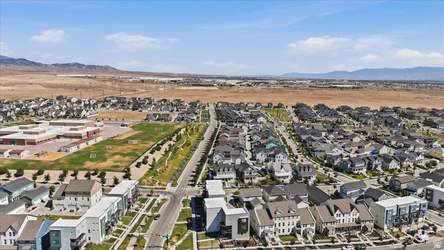 11253 S HOLLY SPRINGS DR, South Jordan, UT 84009