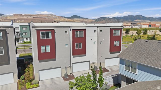 11253 S HOLLY SPRINGS DR, South Jordan, UT 84009