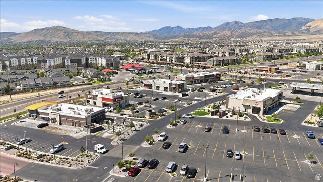 11253 S HOLLY SPRINGS DR, South Jordan, UT 84009