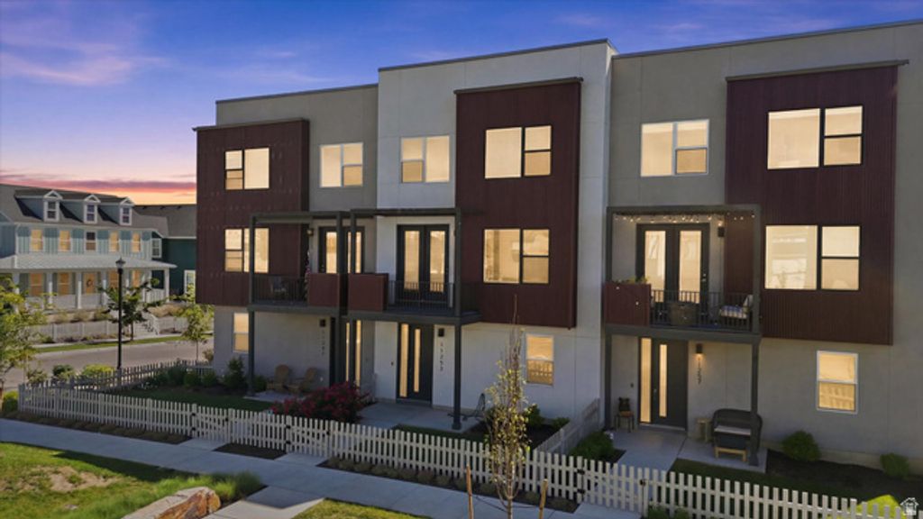 11253 S HOLLY SPRINGS DR, South Jordan, UT 84009