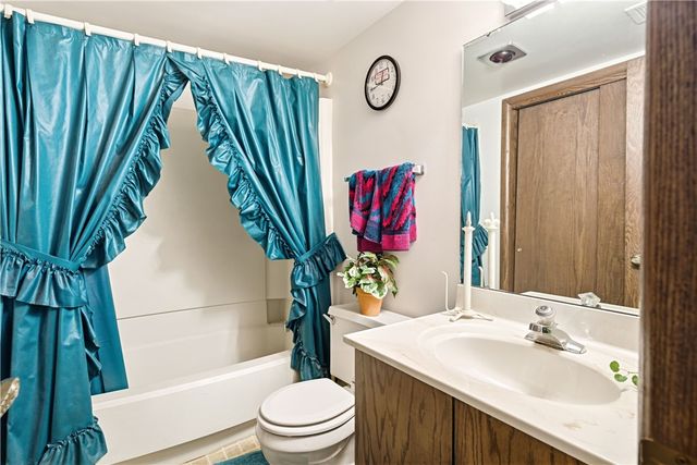2006-2007 Kinvara Dr, Ross Twp, PA 15237