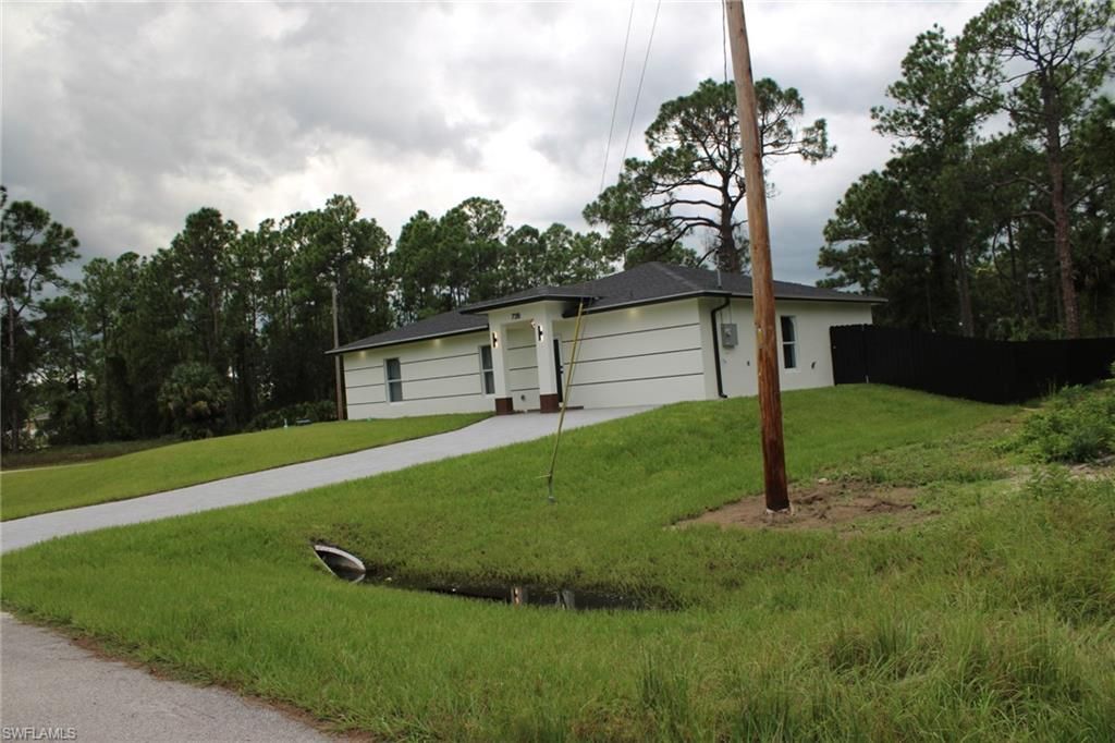 728 Glacier AVE, LEHIGH ACRES, FL 33974 — photo 2