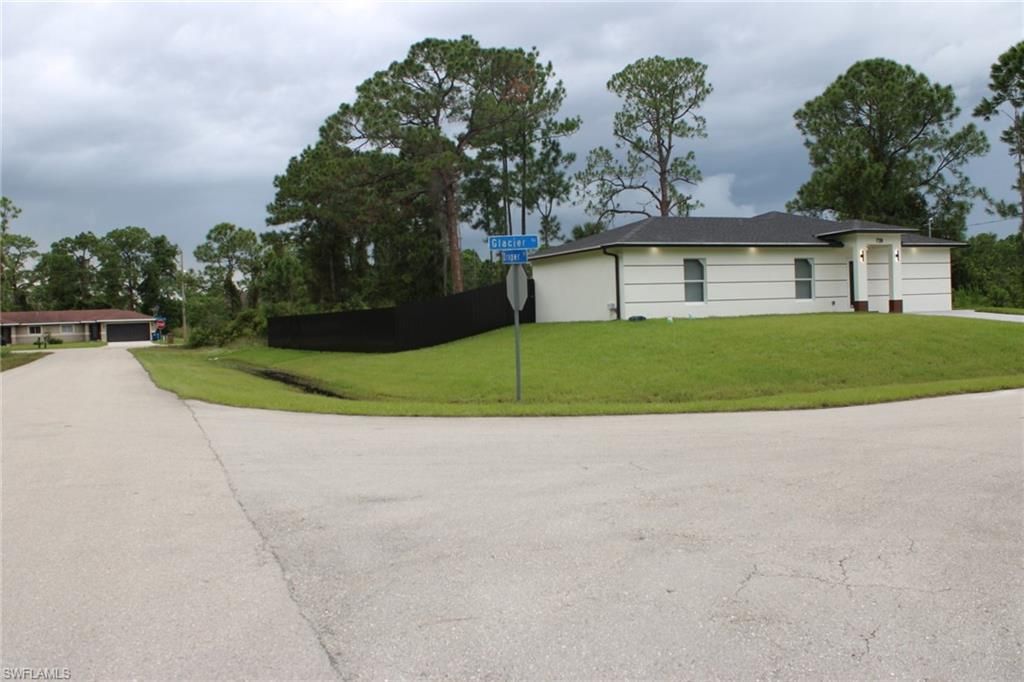 728 Glacier AVE, LEHIGH ACRES, FL 33974 — photo 3