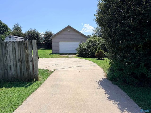 21610 Lovell Lane, Elkmont, AL 35620