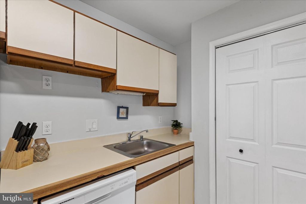 Image 15 of property listing at 105 120TH ST #168, Ocean City, MD 21842