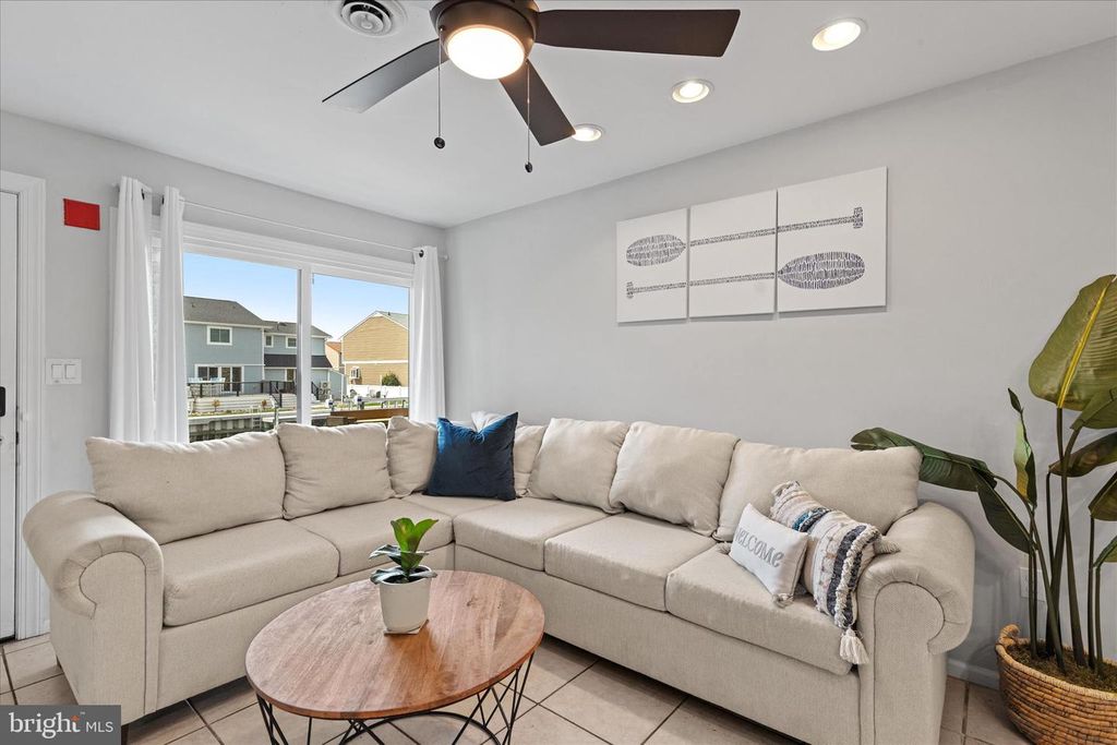 Image 6 of property listing at 105 120TH ST #168, Ocean City, MD 21842