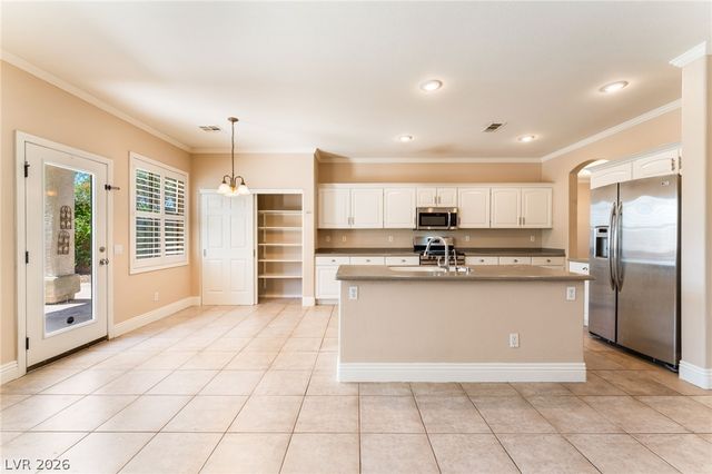 10183 Whispy Willow Way, Las Vegas, NV 89135