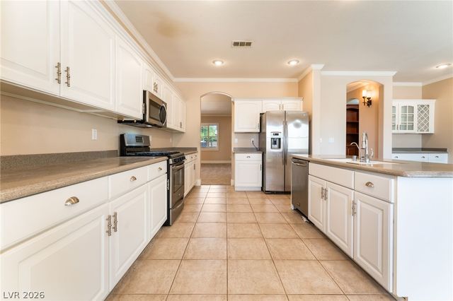 10183 Whispy Willow Way, Las Vegas, NV 89135