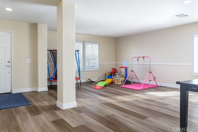 2060 W Avenue K6, Lancaster, CA 93536