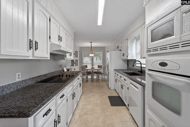 205 Tamwood Circle, Cayce, SC 29033