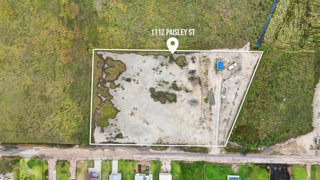 1112 Paisley Street, Gilchrist, TX 77617