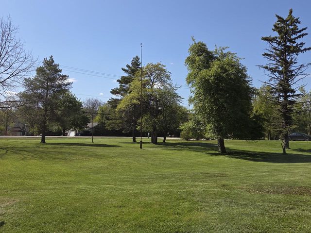 4120 S 124th STREET, Greenfield, WI 53228