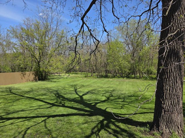 4120 S 124th STREET, Greenfield, WI 53228