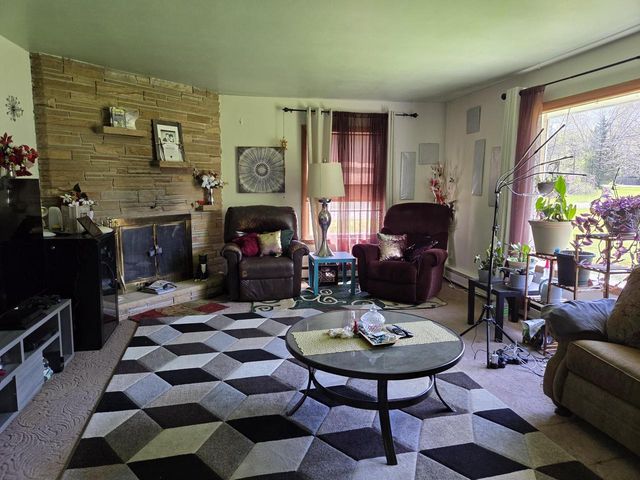 4120 S 124th STREET, Greenfield, WI 53228