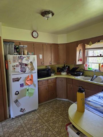 4120 S 124th STREET, Greenfield, WI 53228