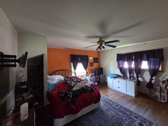 4120 S 124th STREET, Greenfield, WI 53228