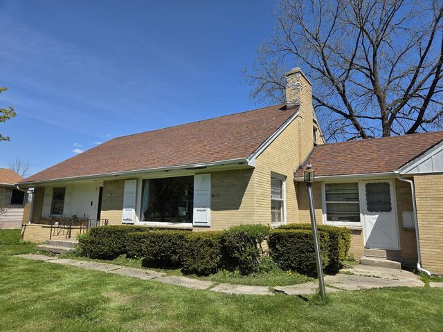 4120 S 124th STREET, Greenfield, WI 53228
