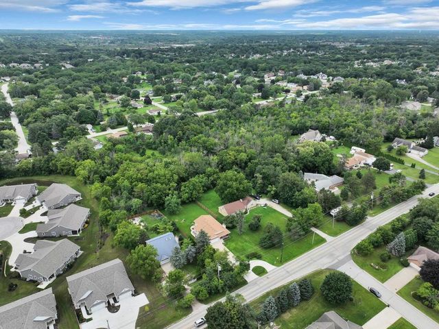4120 S 124th STREET, Greenfield, WI 53228