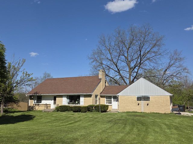 4120 S 124th STREET, Greenfield, WI 53228