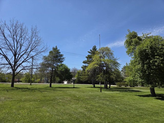 4120 S 124th STREET, Greenfield, WI 53228