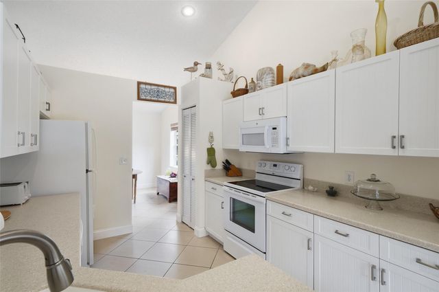 3800 Riverside Way, Delray Beach, FL 33445